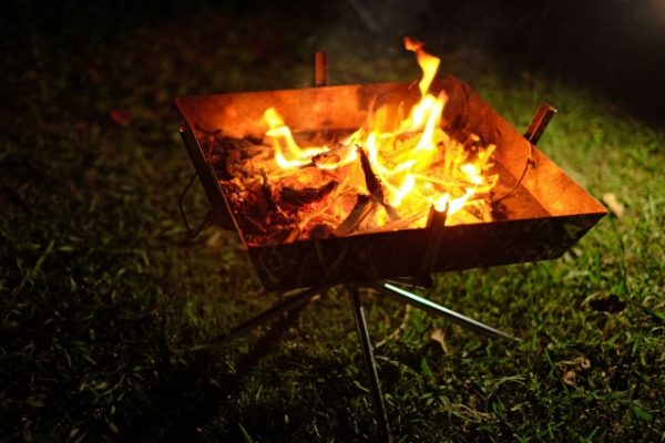 誰でも出来る焚き火のやり方 焚き火台を使って本格キャンプ ミニナル豆知識